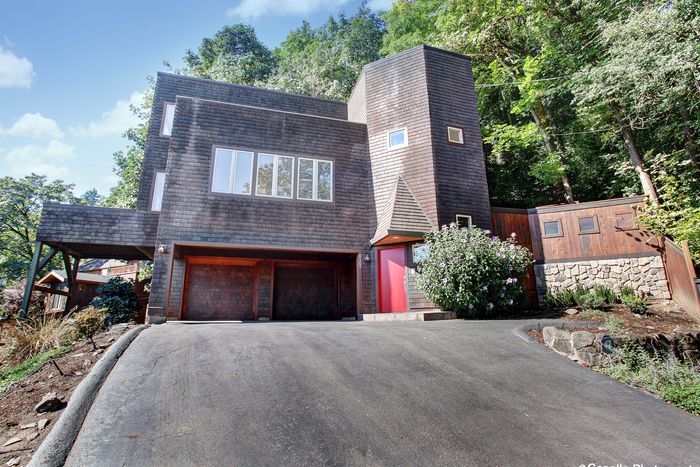 Property Photo: 102 SW Pendleton St OR 97239