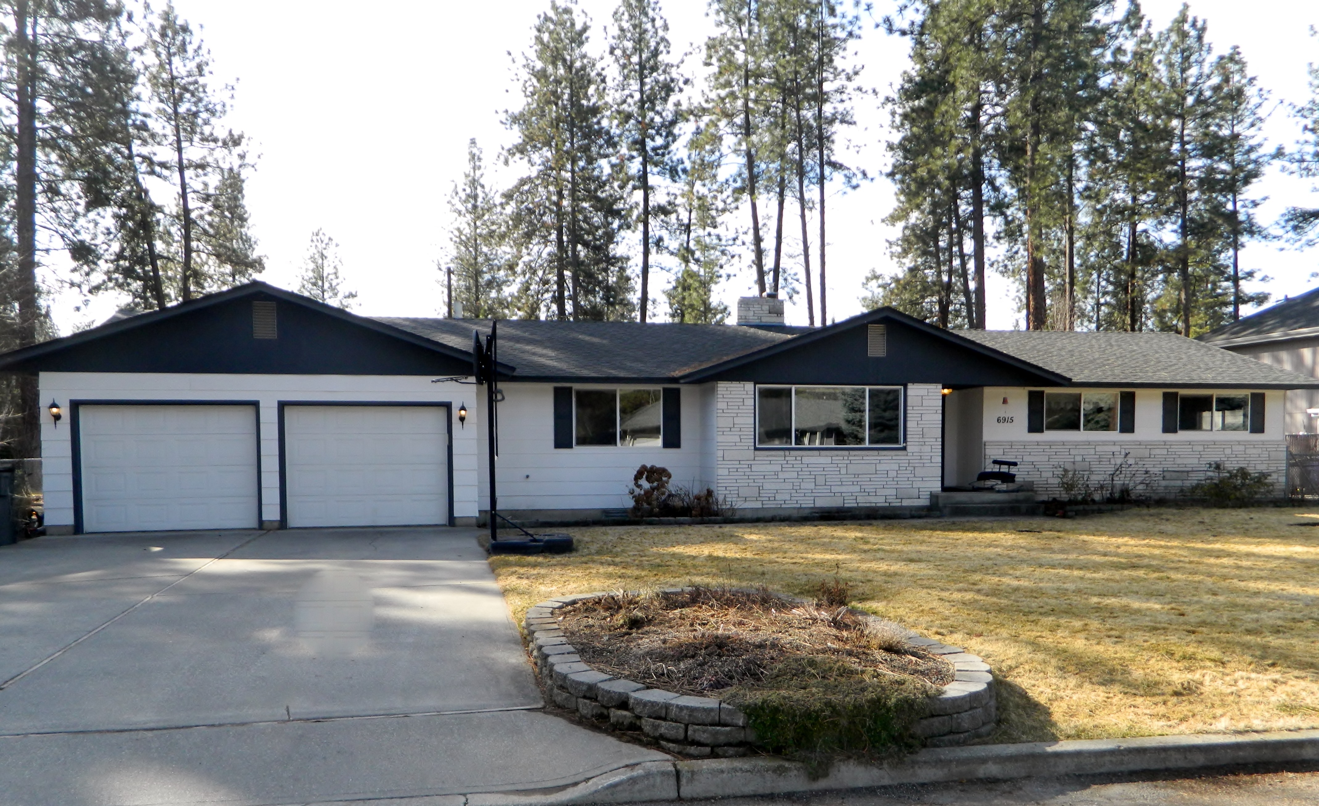 Property Photo: 6915 W Johannsen Ave WA 99026
