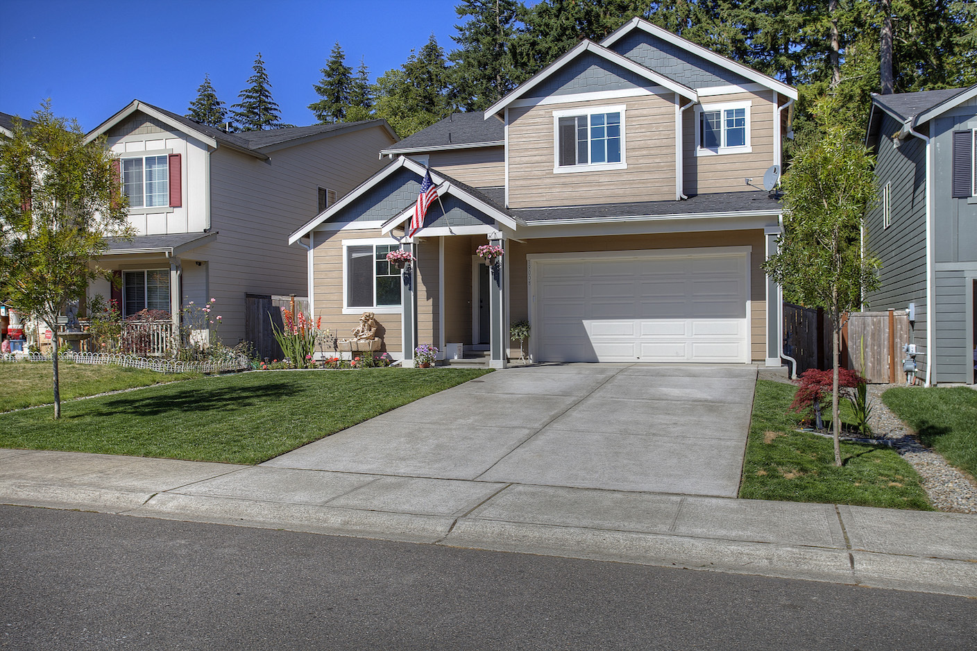 Property Photo:  19008 18th Ave E  WA 98387 