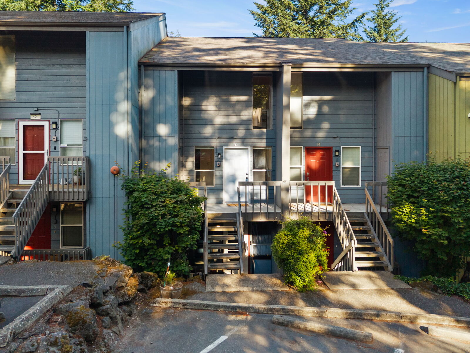 Property Photo: 500 N National Avenue 14 WA 98312