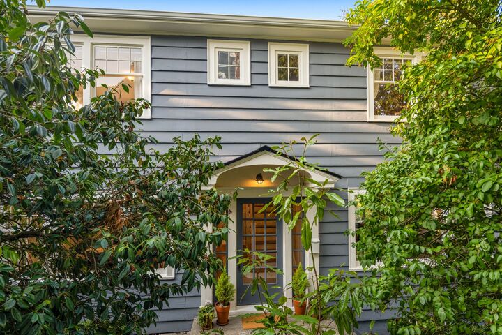 Property Photo: 2553 Warren Avenue N WA 98109