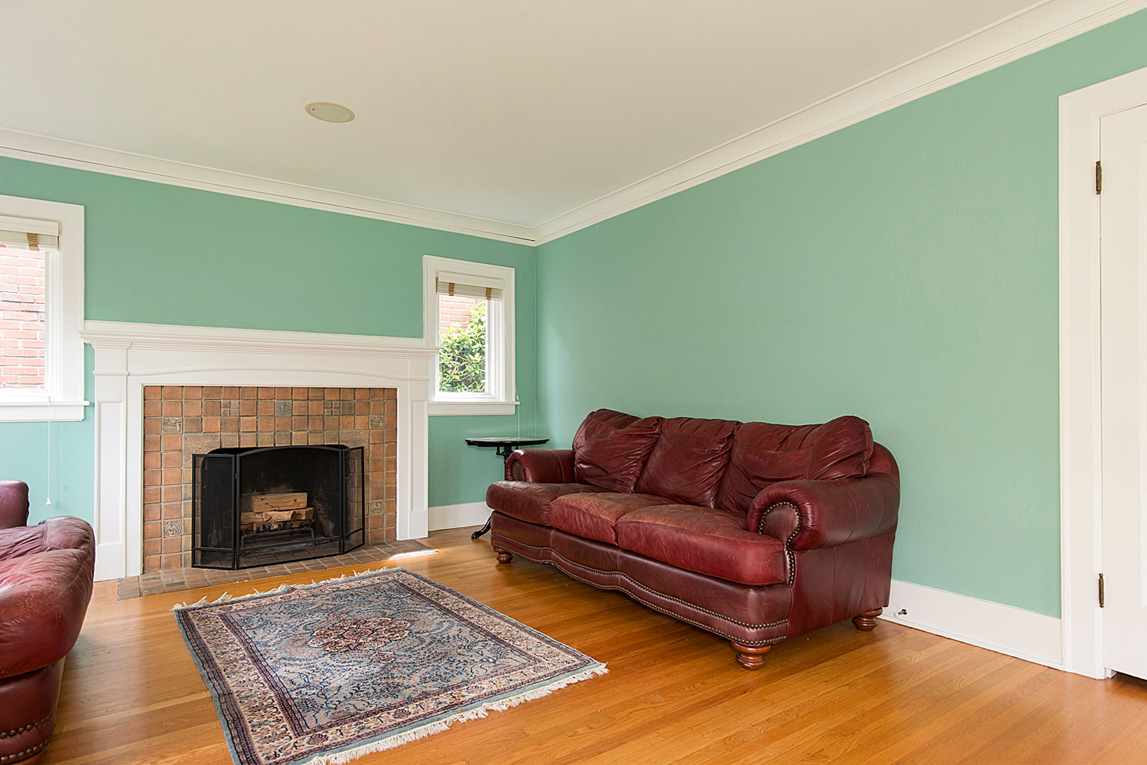 Property Photo: Living Room 309 Newton St  WA 98109 