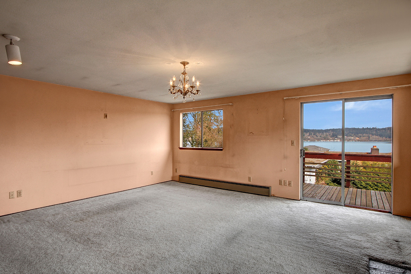 Property Photo: Living room 19510 SE 51st St  WA 98027 