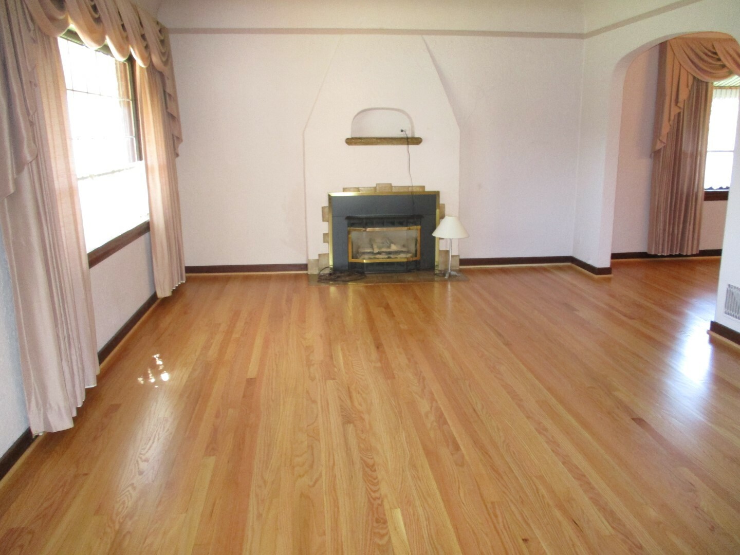 Property Photo: Living room 1818 Rucker Ave  WA 98201 