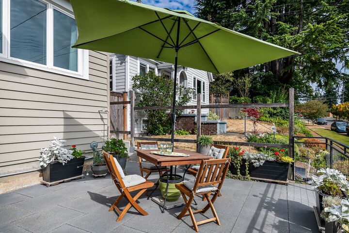 Property Photo: 8233 16th Avenue NE WA 98115