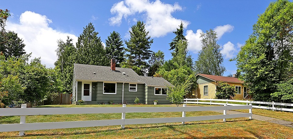 Property Photo:  16721 8th Ave NE  WA 98155 