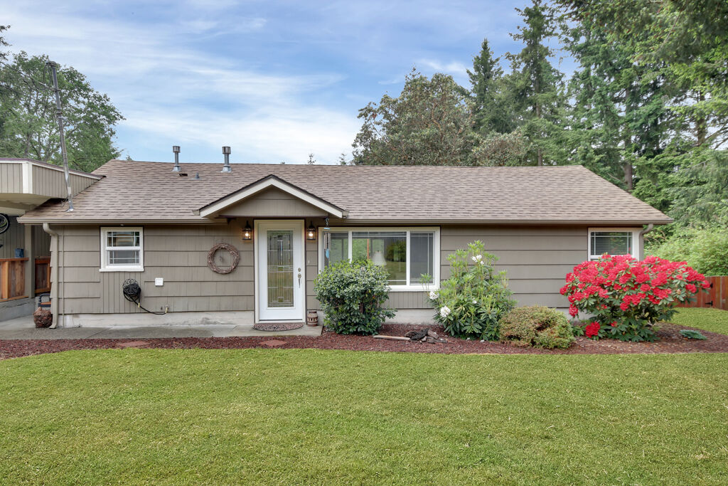 Property Photo:  3904 Sunset Dr W  WA 98466 