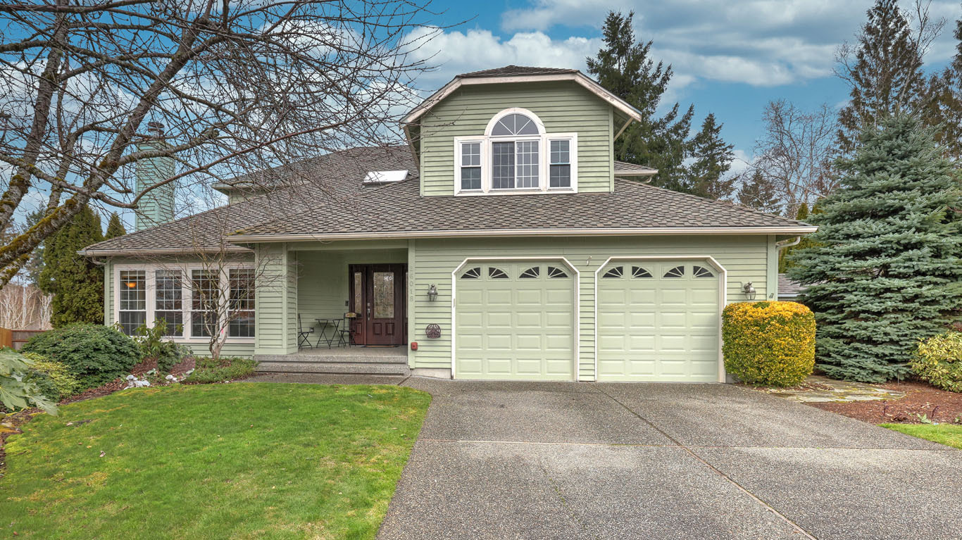 Property Photo:  26018 SE 38th Court  WA 98029 