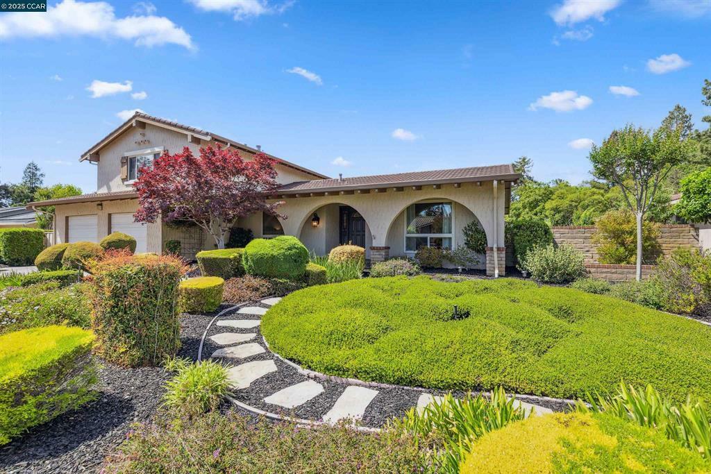 Property Photo: 450 Sutcliffe Pl CA 94598