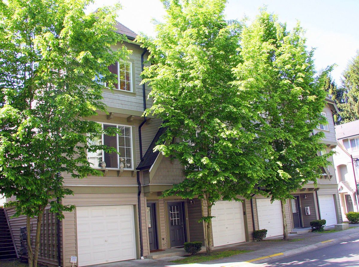 Property Photo:  18275 NE 97th Wy 101  WA 98052 