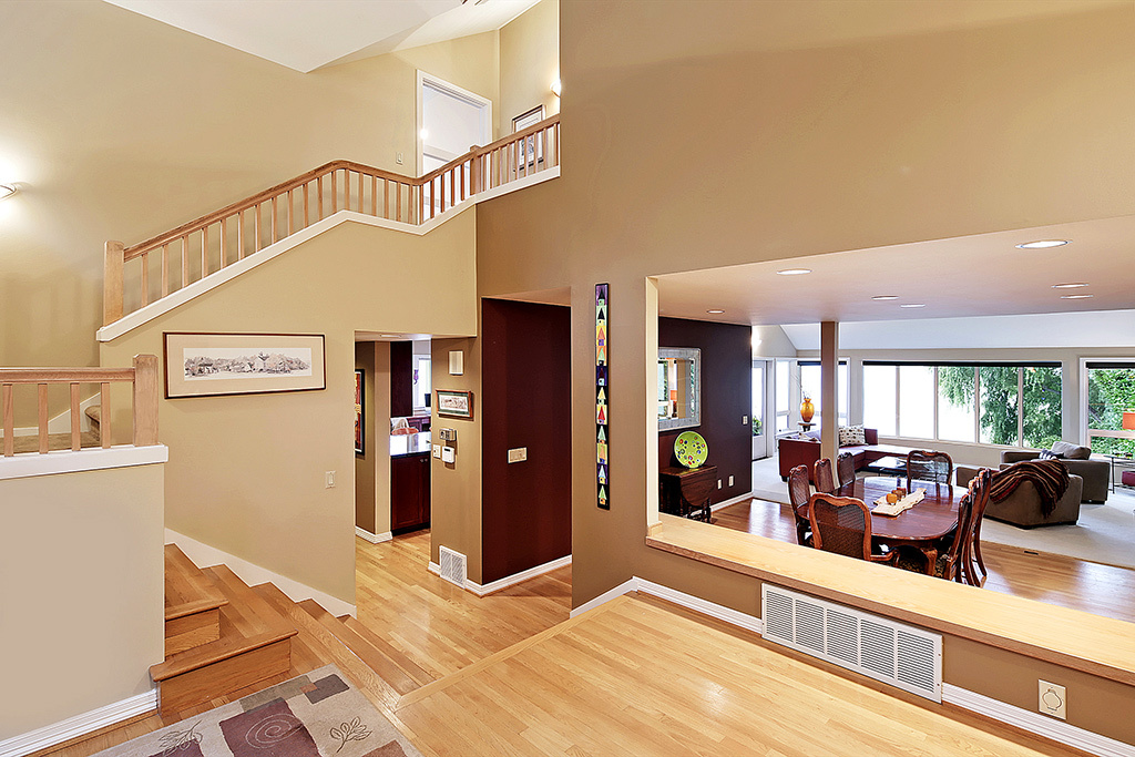 Property Photo: Foyer 7617 W Mercer Wy  WA 98040 