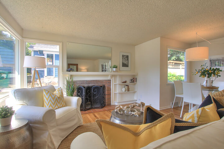 Property Photo: Living room 6012 40th Ave NE  WA 98115 