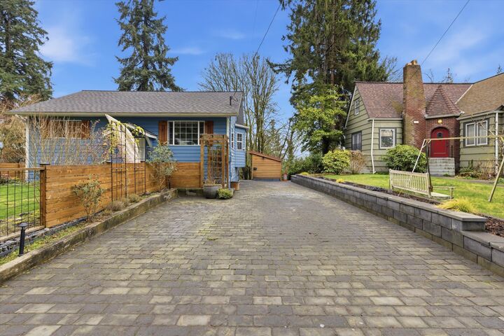 Property Photo:  4325  Federal Avenue  WA 98203 