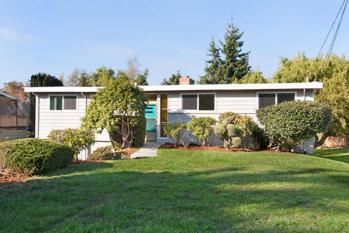 Property Photo: 1029 Glen St WA 98020