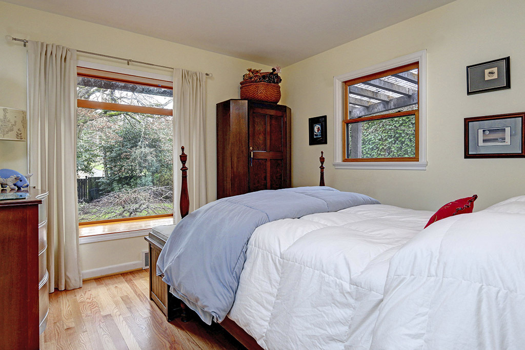 Property Photo: Bedrooms 1515 Arboretum Place E  WA 98112 