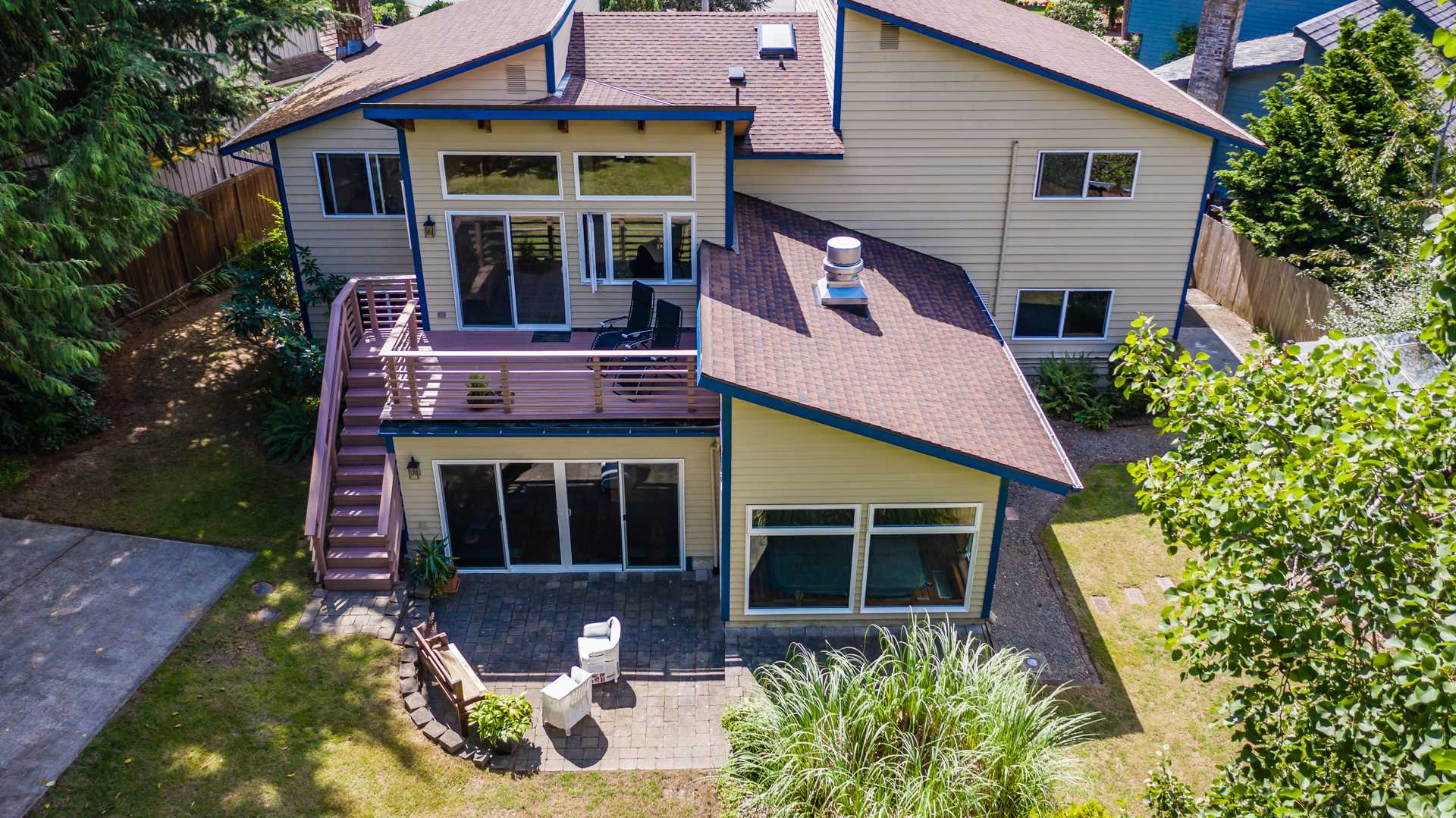 Property Photo:  4040 NE 204th St  WA 98155 