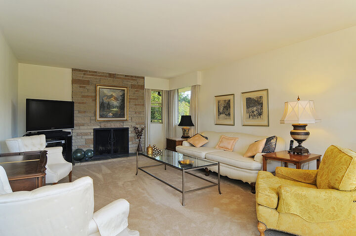 Property Photo: Living room, dining room, kitchen 6844 44th Ave NE WA 98115