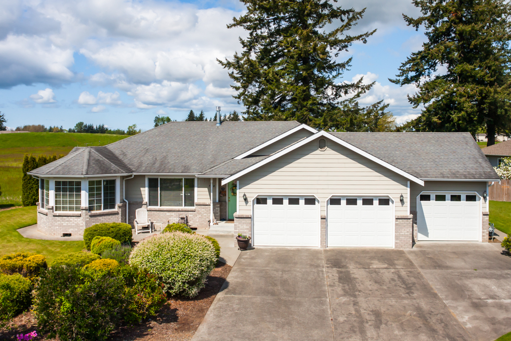 Property Photo: 704 W Buena Dr WA 98264