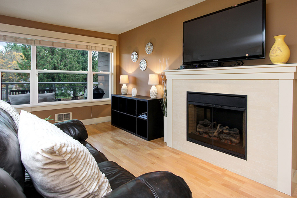 Property Photo: Living room 22910 90th Ave W D408  WA 98026 