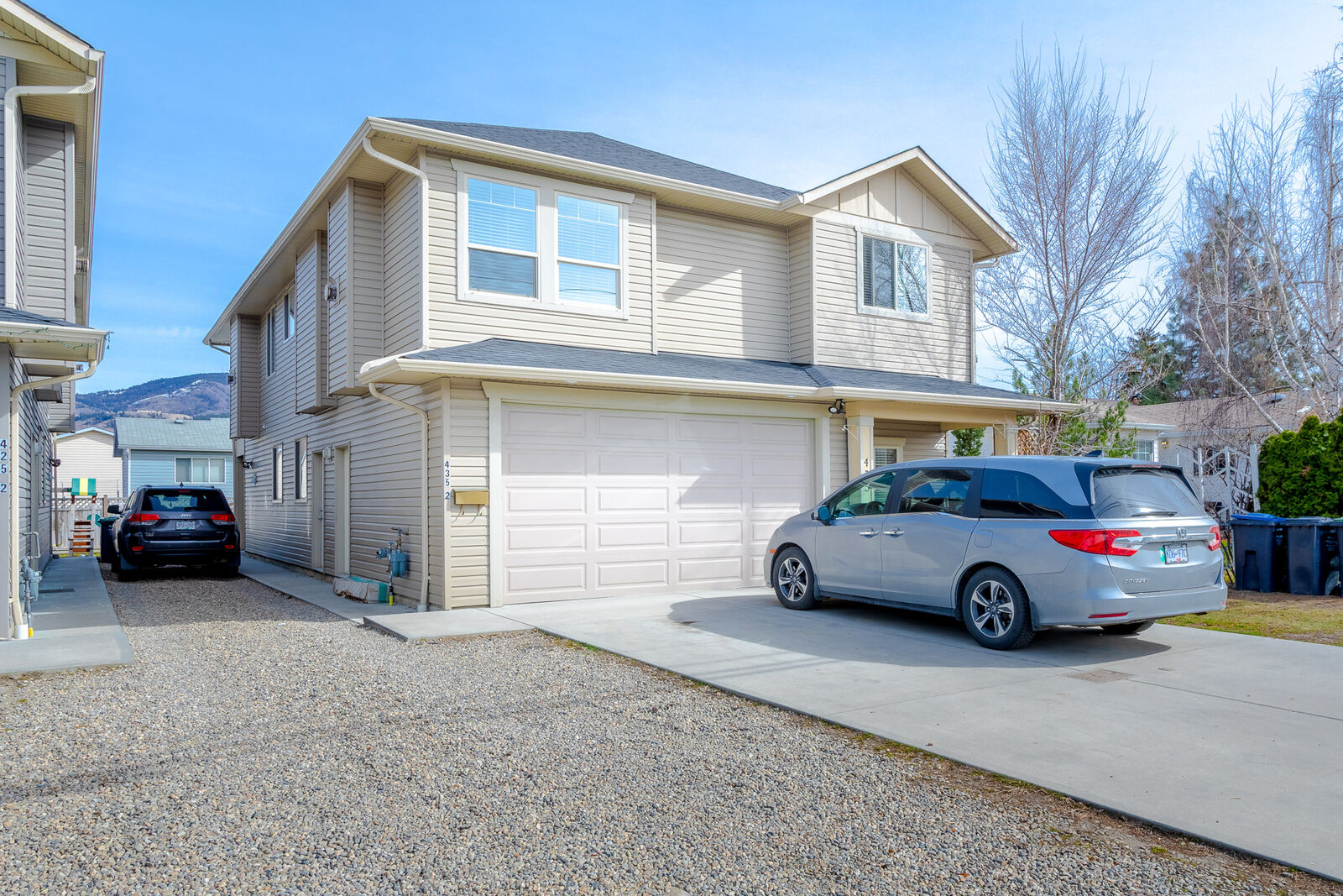 435 Gerstmar Road, Kelowna, BC V1X4B2/4 bath