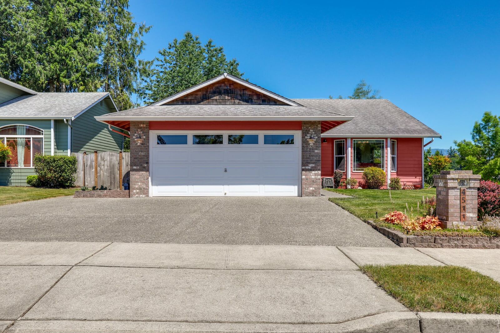 Property Photo:  4511 191st Place NE  WA 98223 