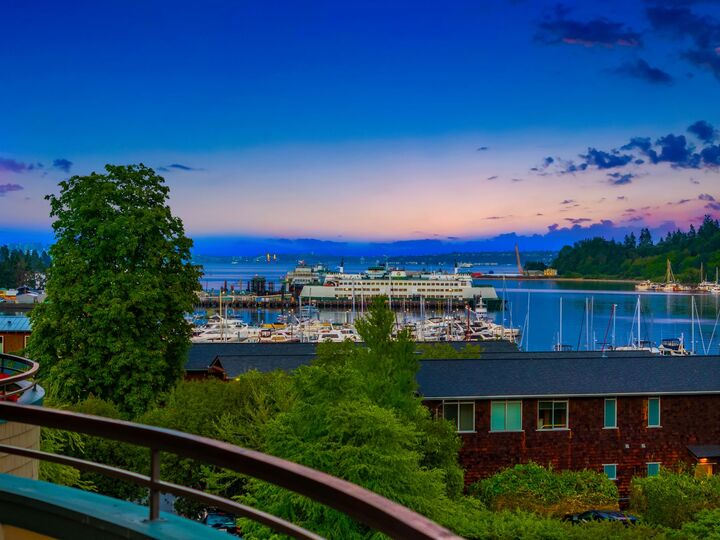 Property Photo: 450 Wood Ave SW Unit 3B 450  Wood Avenue SW 3B  WA 98110 