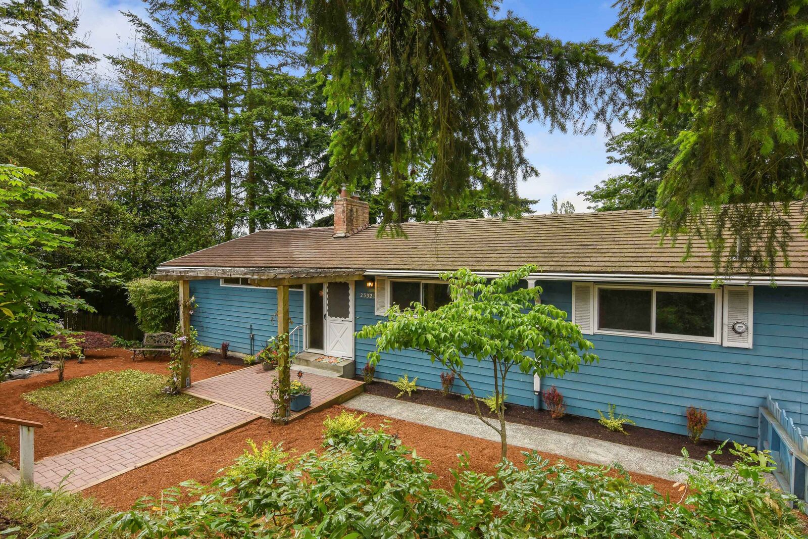 Property Photo:  23321 75th Ave W  WA 98026 