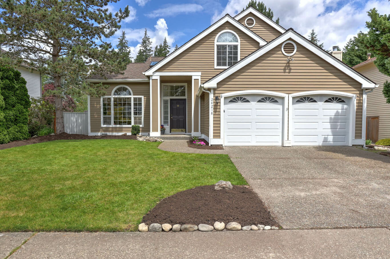 Property Photo:  24218 SE 35th Place  WA 98029 