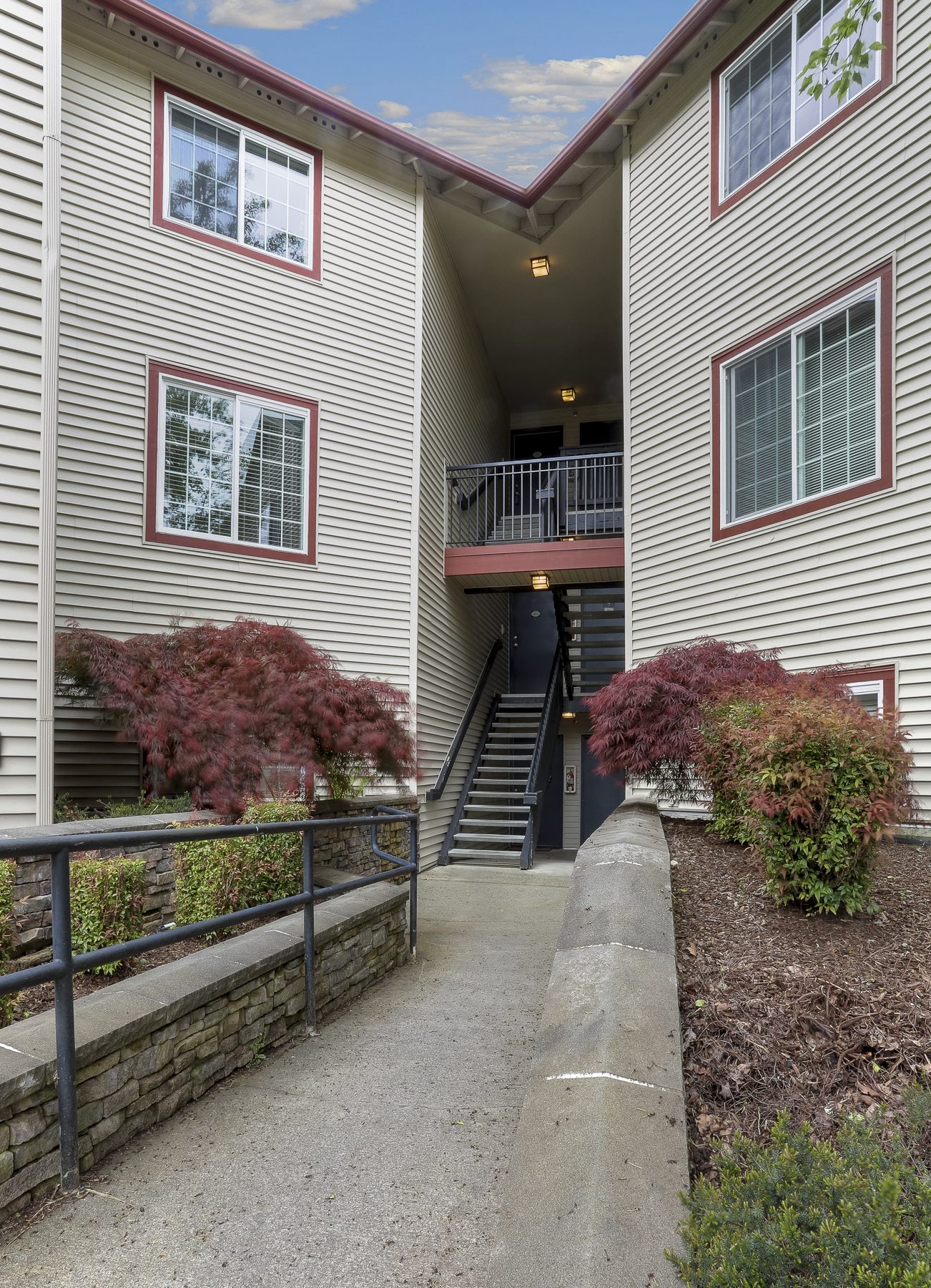Property Photo: 25025 SE Klahanie Boulevard L303 WA 98029