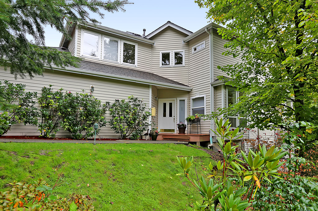 Property Photo:  9803 Riverbend Dr A105  WA 98011 