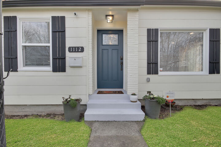 Property Photo: 1112 S 7th St WA 98405