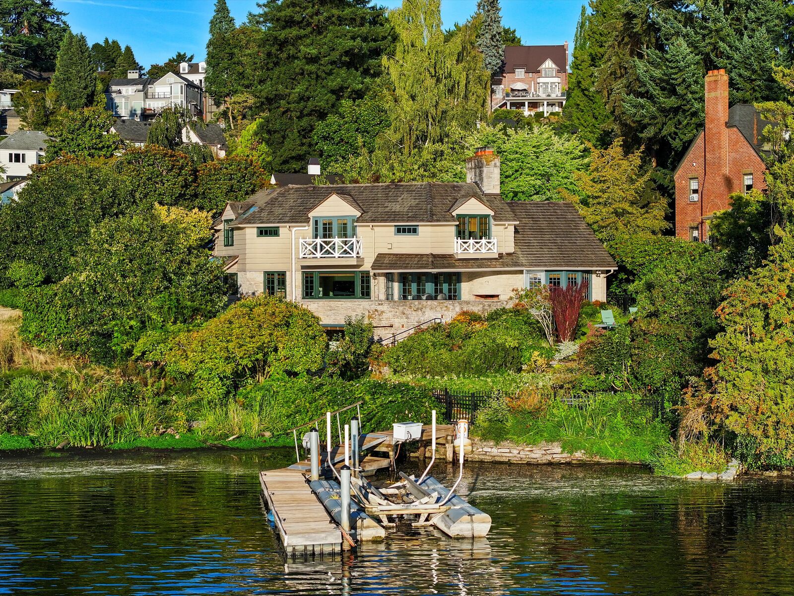 Property Photo:  3335  43rd Avenue NE  WA 98105 
