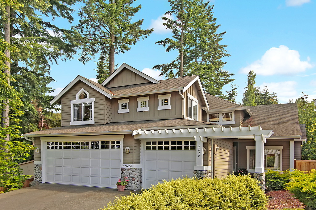 Property Photo:  17620 24th Lane NE  WA 98155 