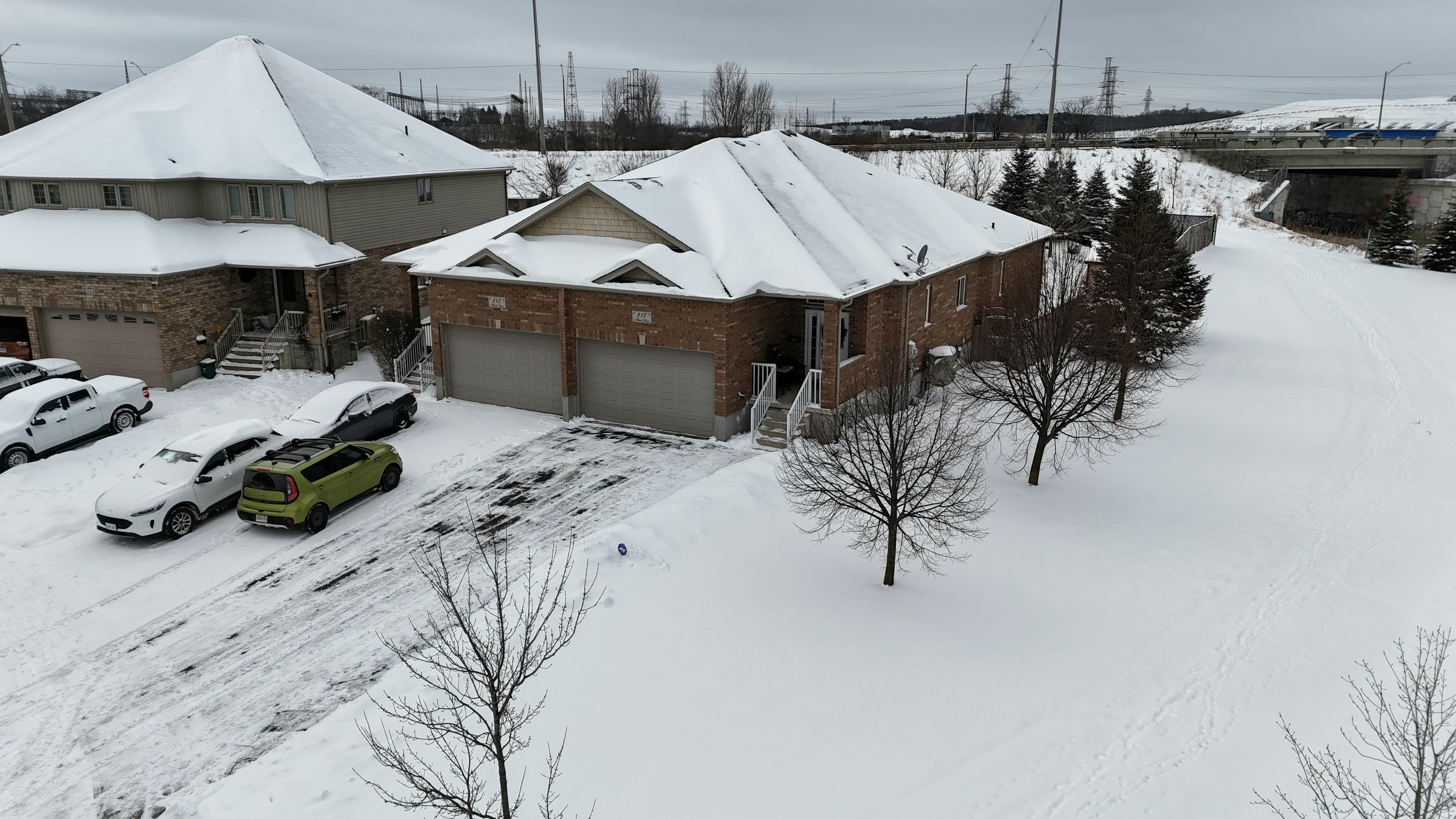 217 Huck Crescent  Kitchener ON N2N 0A3 photo