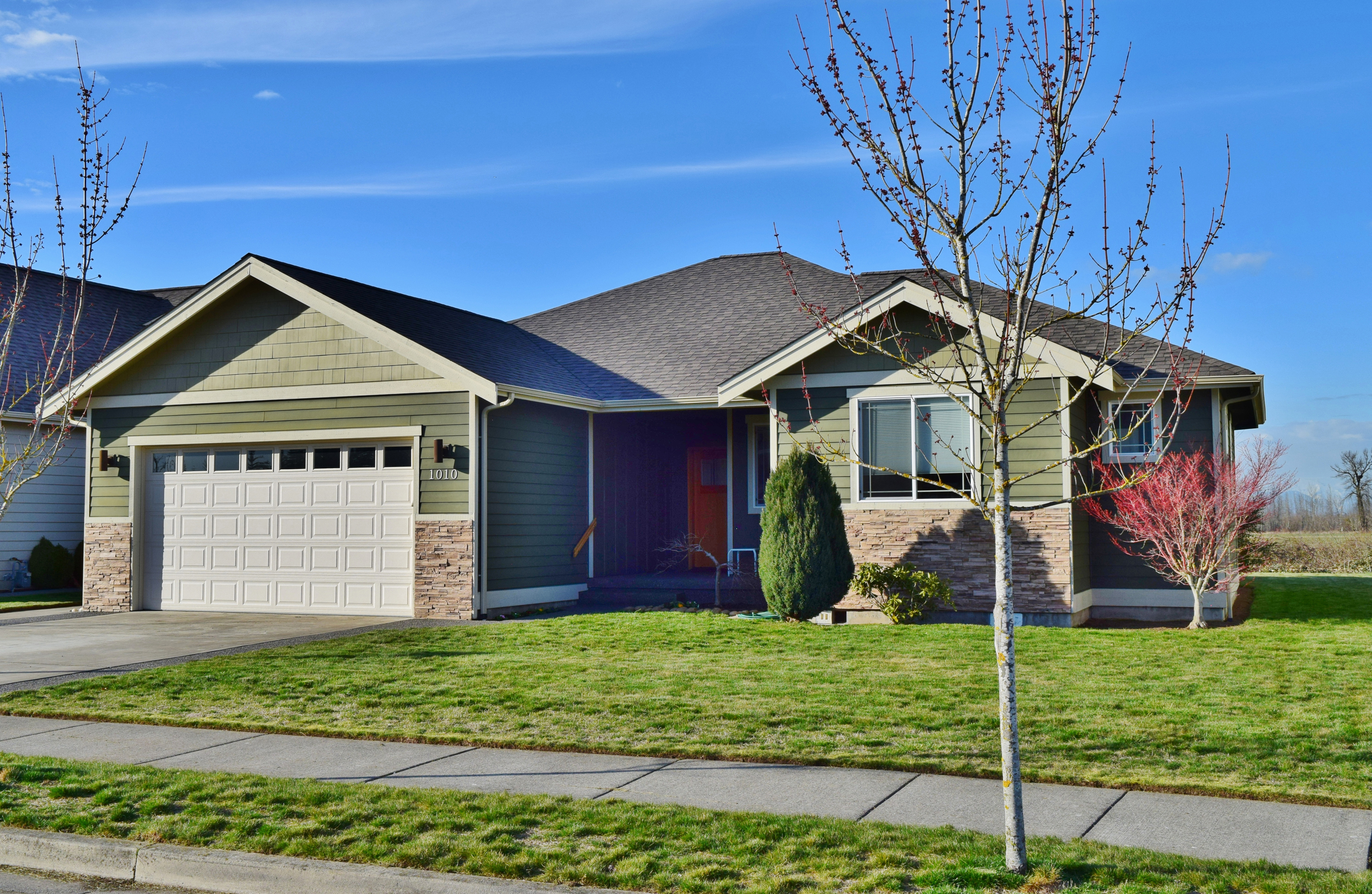 Property Photo: Exterior Views 1010 Ridge Lane WA 98247