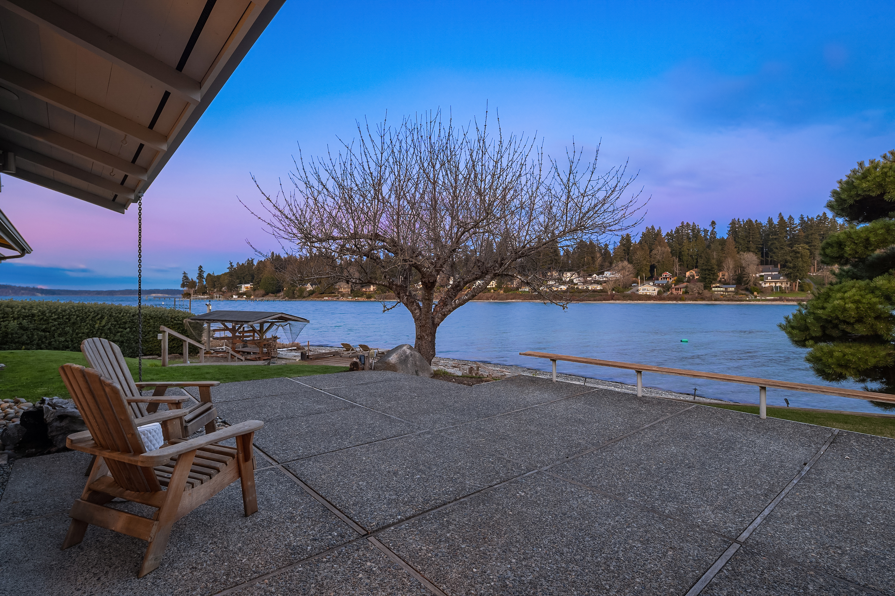 Property Photo:  15400 Broom Street NE  WA 98110 