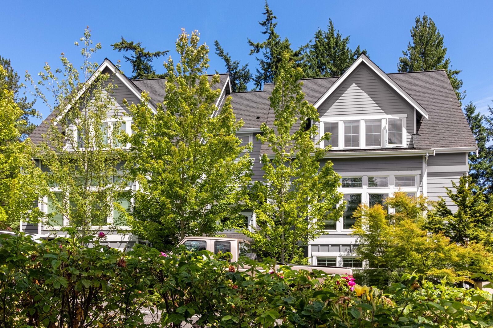 Property Photo: 328 Ericksen Ave NE #R2 328  Ericksen Avenue NE R2  WA 98110 