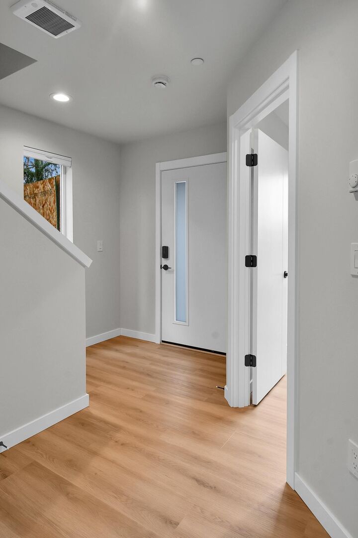 Property Photo:  222  124th Street SW H2  WA 98204 