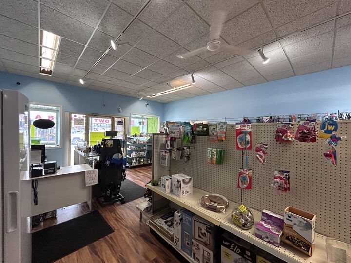 Property Photo:  214 Scott Street  ON P9A 1G7 