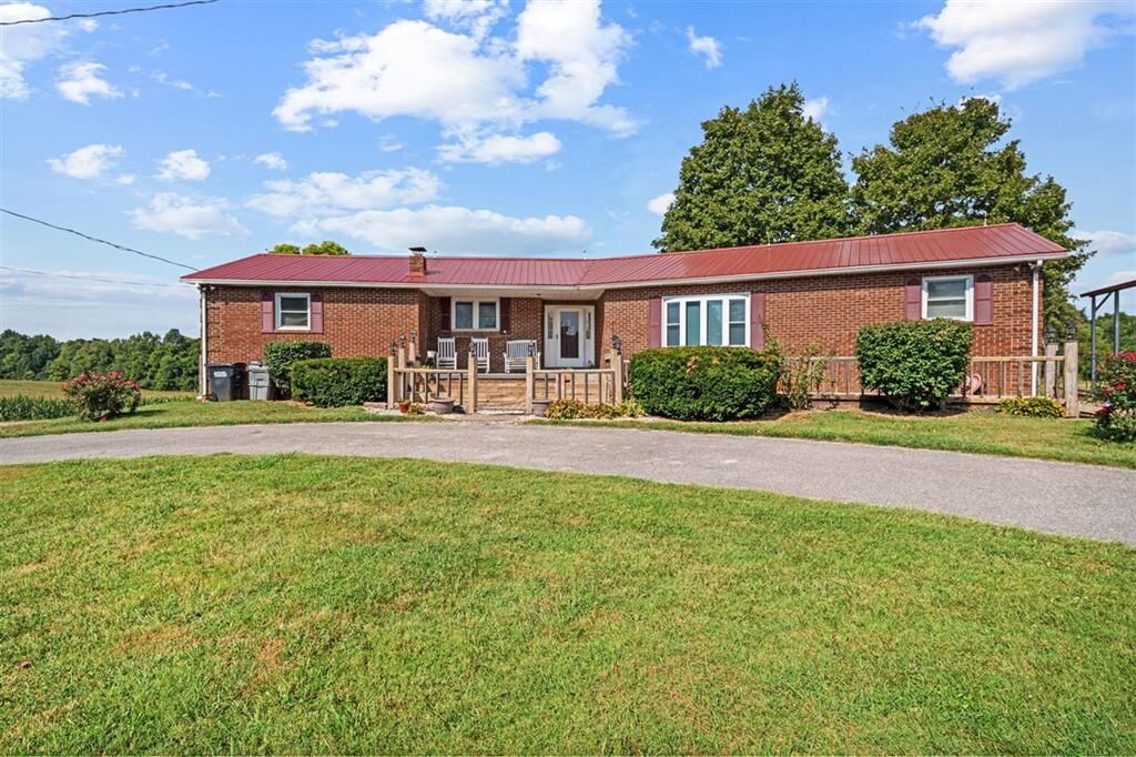 Property Photo: 2426 Rocky Hill Road KY 42141