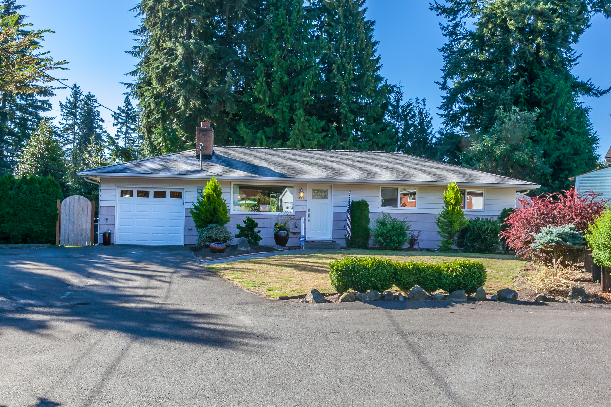Property Photo: 22521 72nd Place W WA 98026