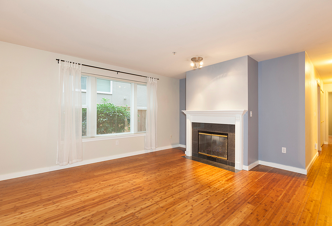 Property Photo: Living room 1819 E Denny Wy 101  WA 98122 