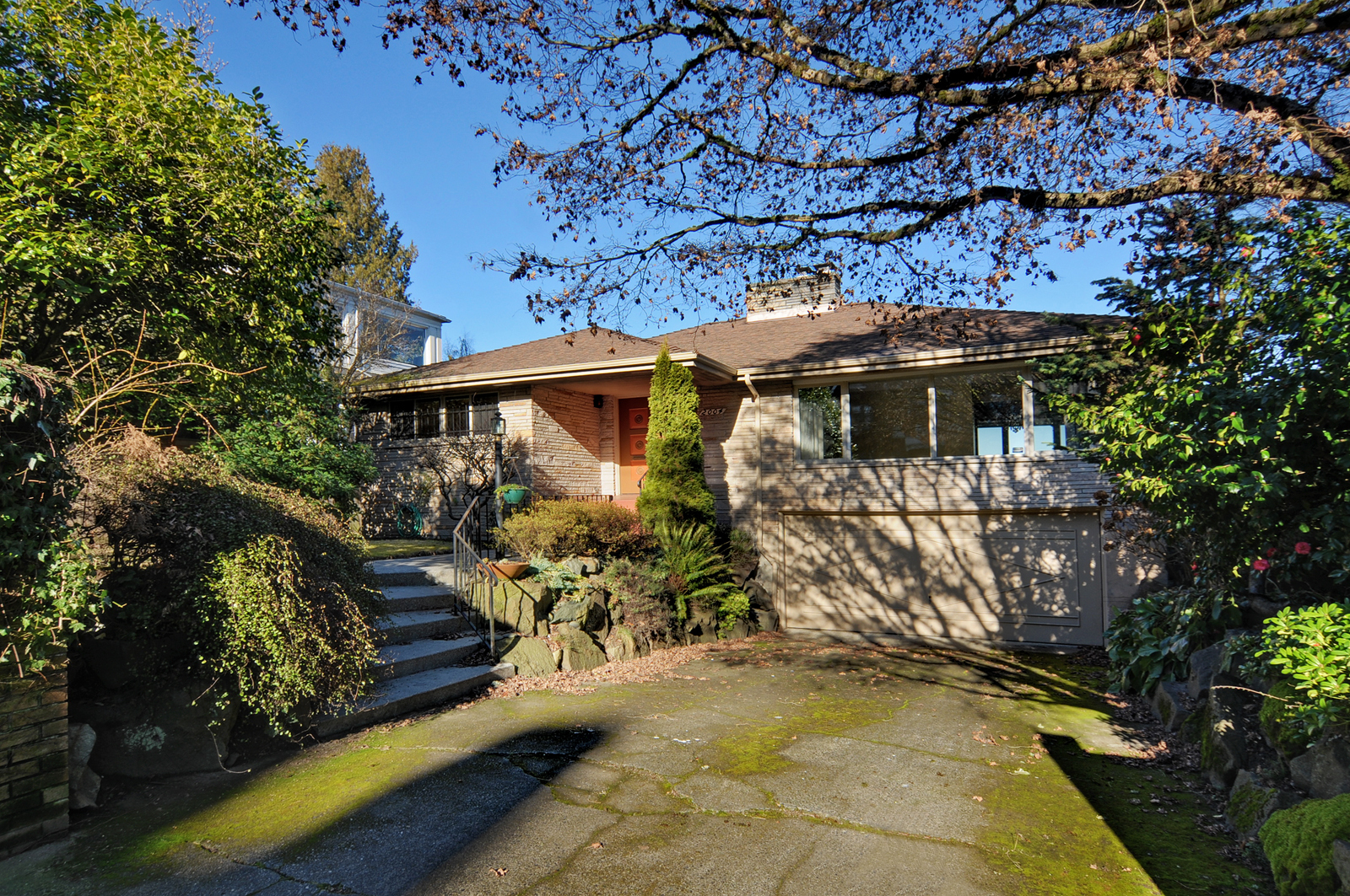 Property Photo: 2004 E Galer St WA 98112