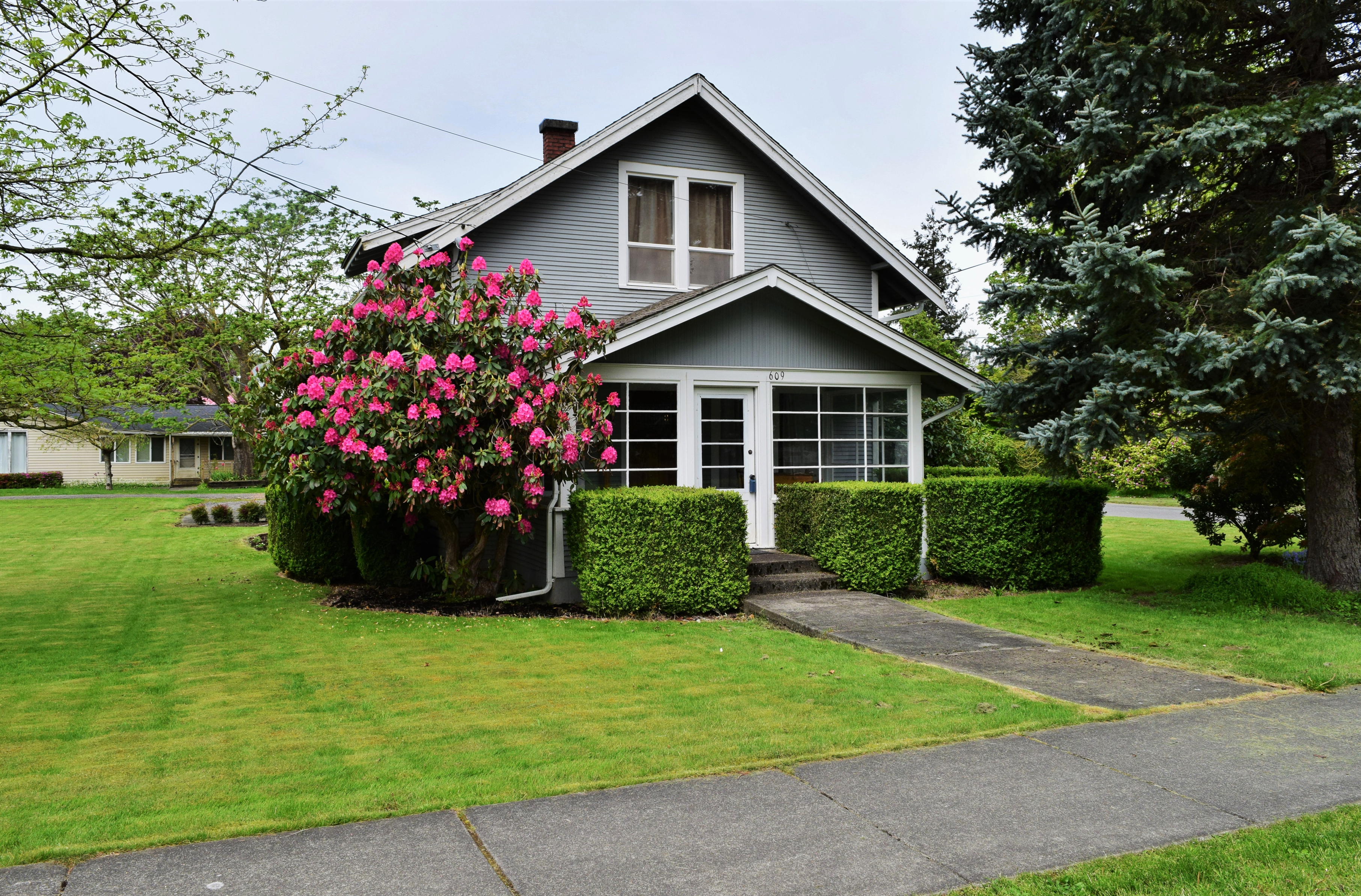 Property Photo: Exterior 609 Nooksack Ave WA 98276
