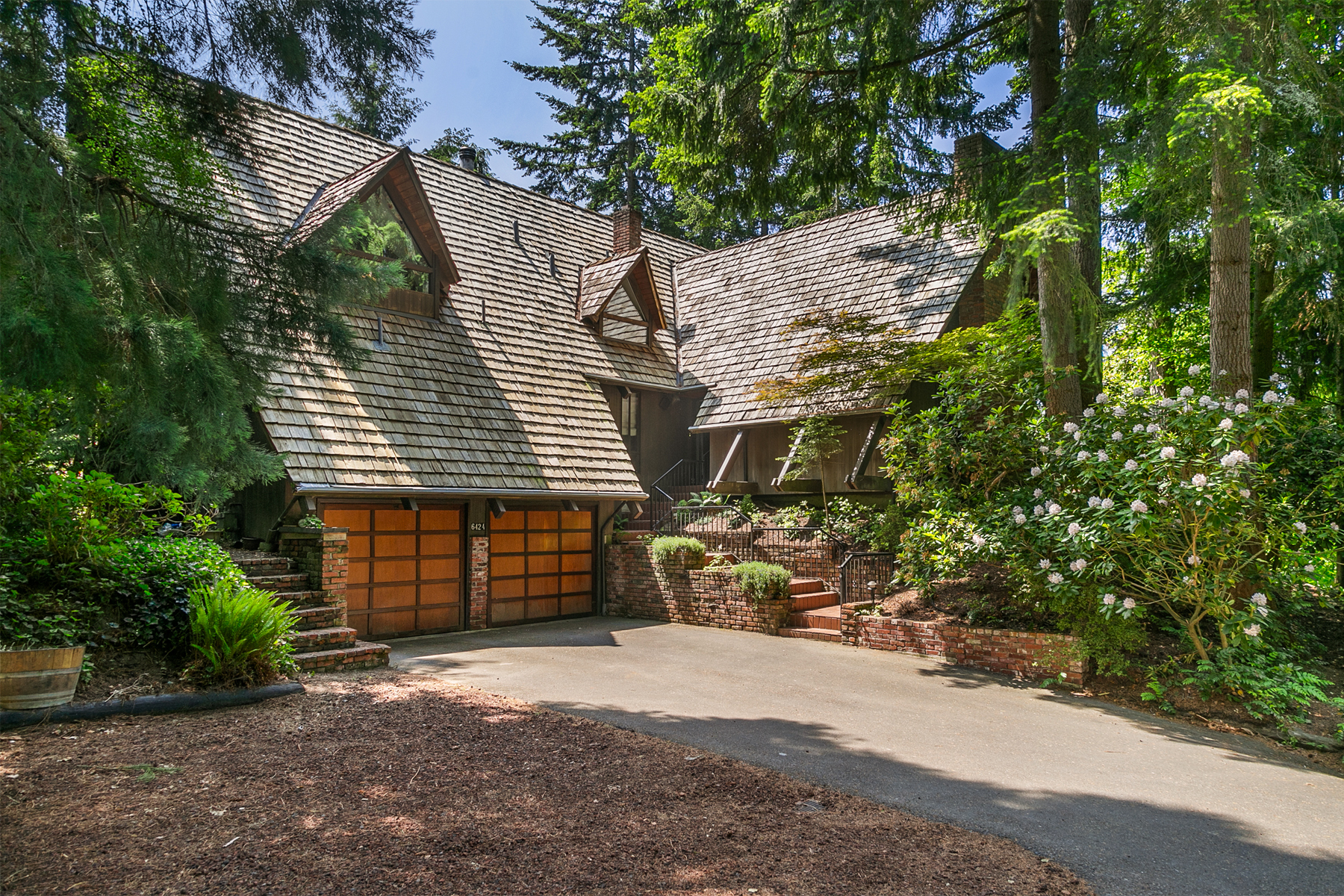 Property Photo: 6424 NE 130th Place WA 98034