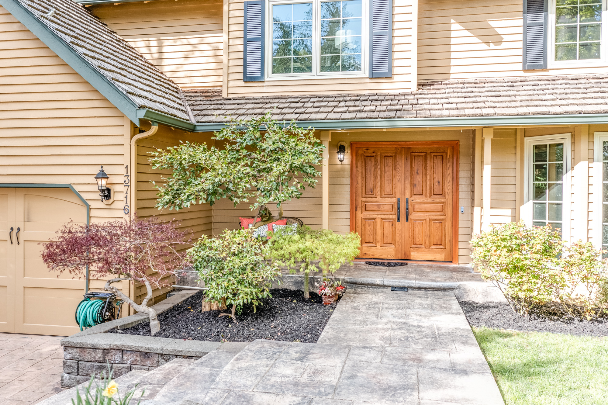 Property Photo: 13716 175th Court NE WA 98052