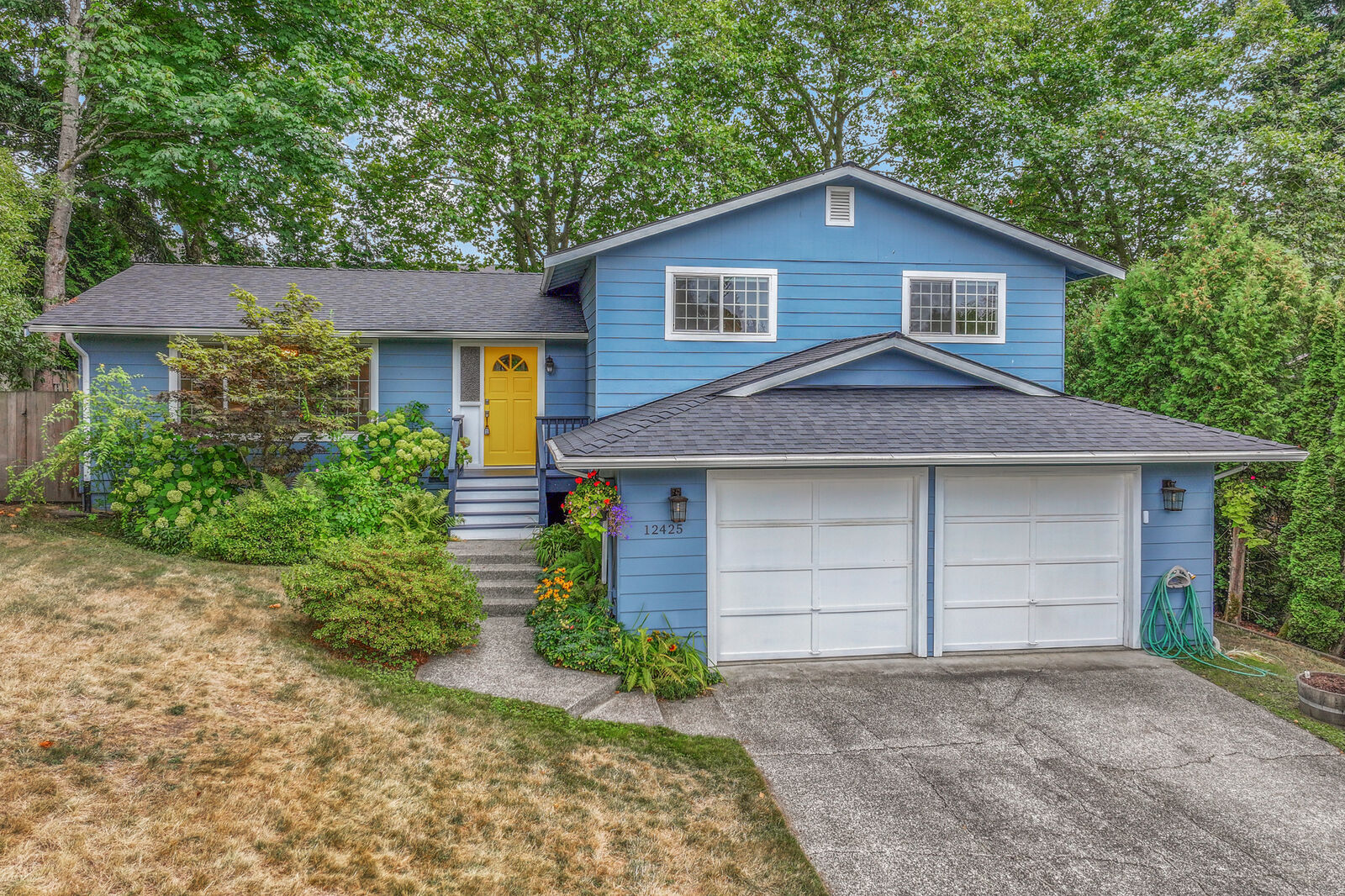 Property Photo:  12425 NE 146th Place  WA 98072 