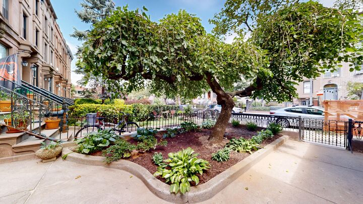 Property Photo:  16 1st Place Unit 1 NY 11231 