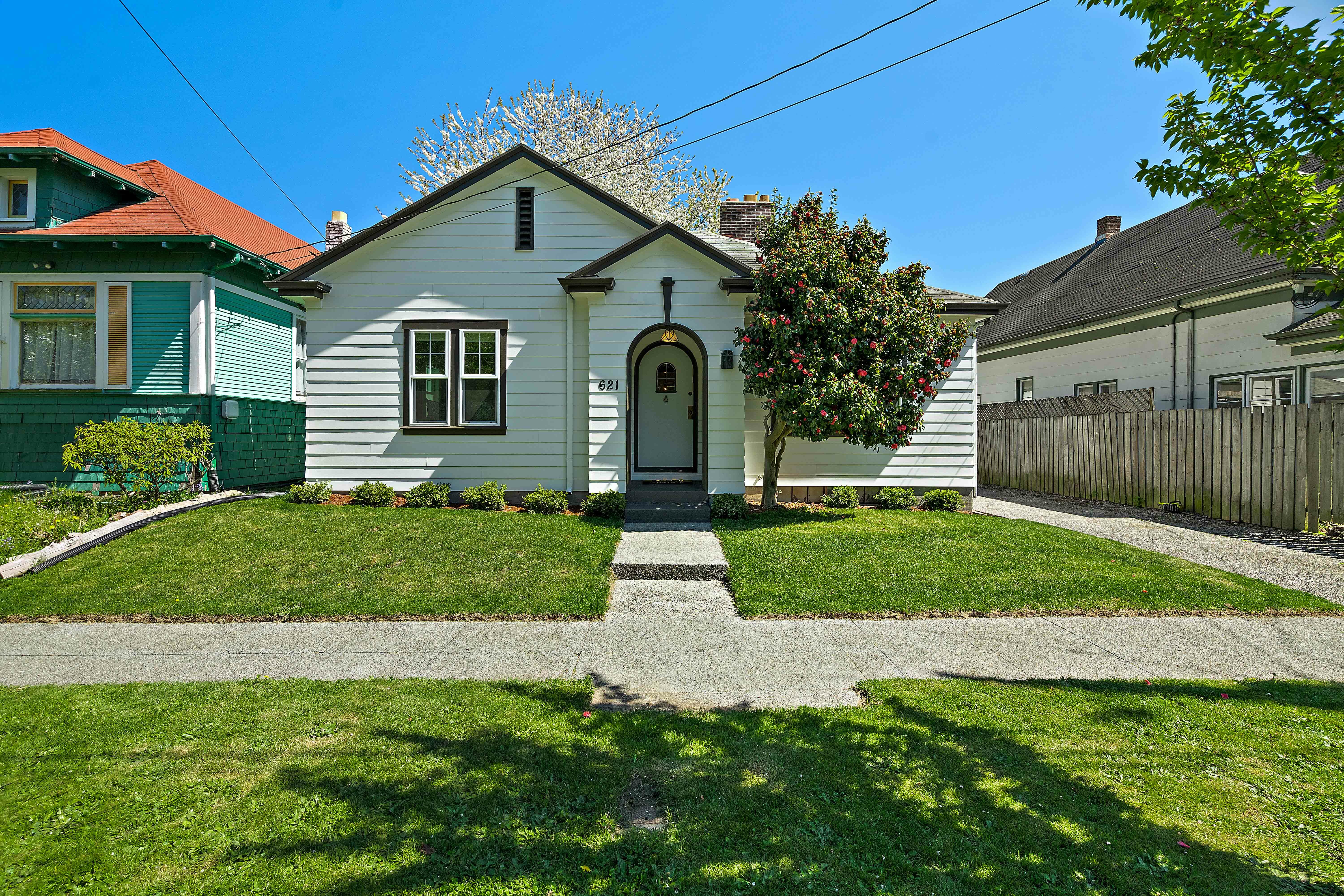 Property Photo:  621 N Prospect St  WA 98406 