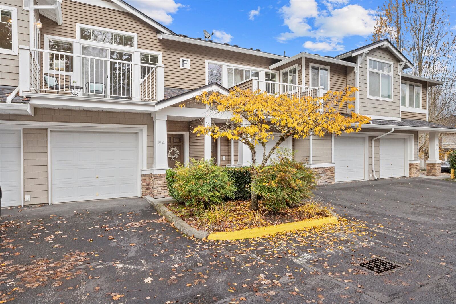 Property Photo:  14200  69th Drive SE F4  WA 98296 